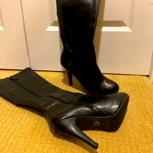 Size 11, me too boots, new